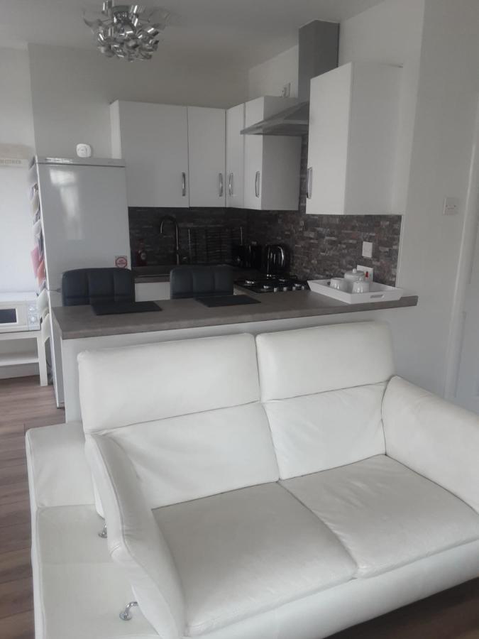 Esplanade Seaside View Apartment Порткол Экстерьер фото